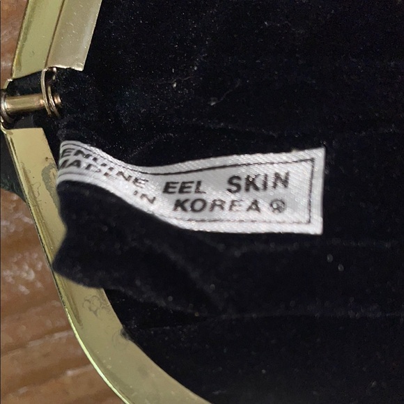 Vintage EEL SKIN 100% Genuine Sleek Black Clutch Double coin 70s - Picture 5 of 5